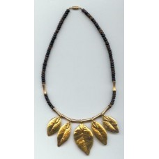 5 leaf mylie coco necklace